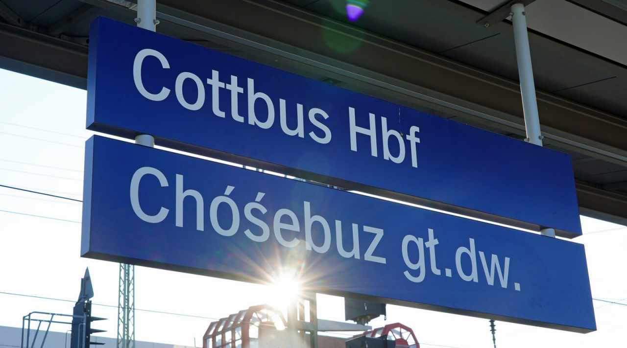 Cottbus Hbf - in deutscher und sorbischer Sprache