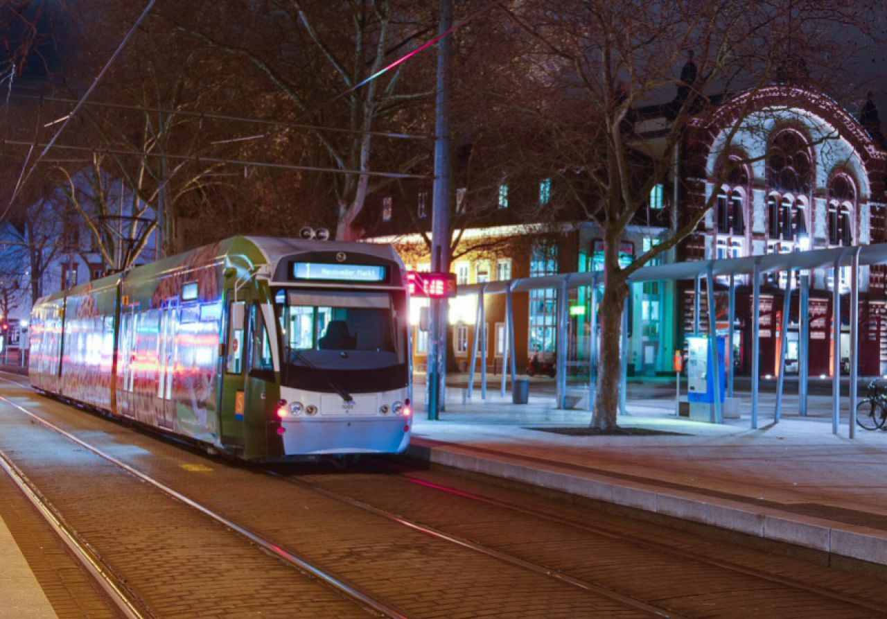 Saarbahn am Landwehrplatz Saarbrücken