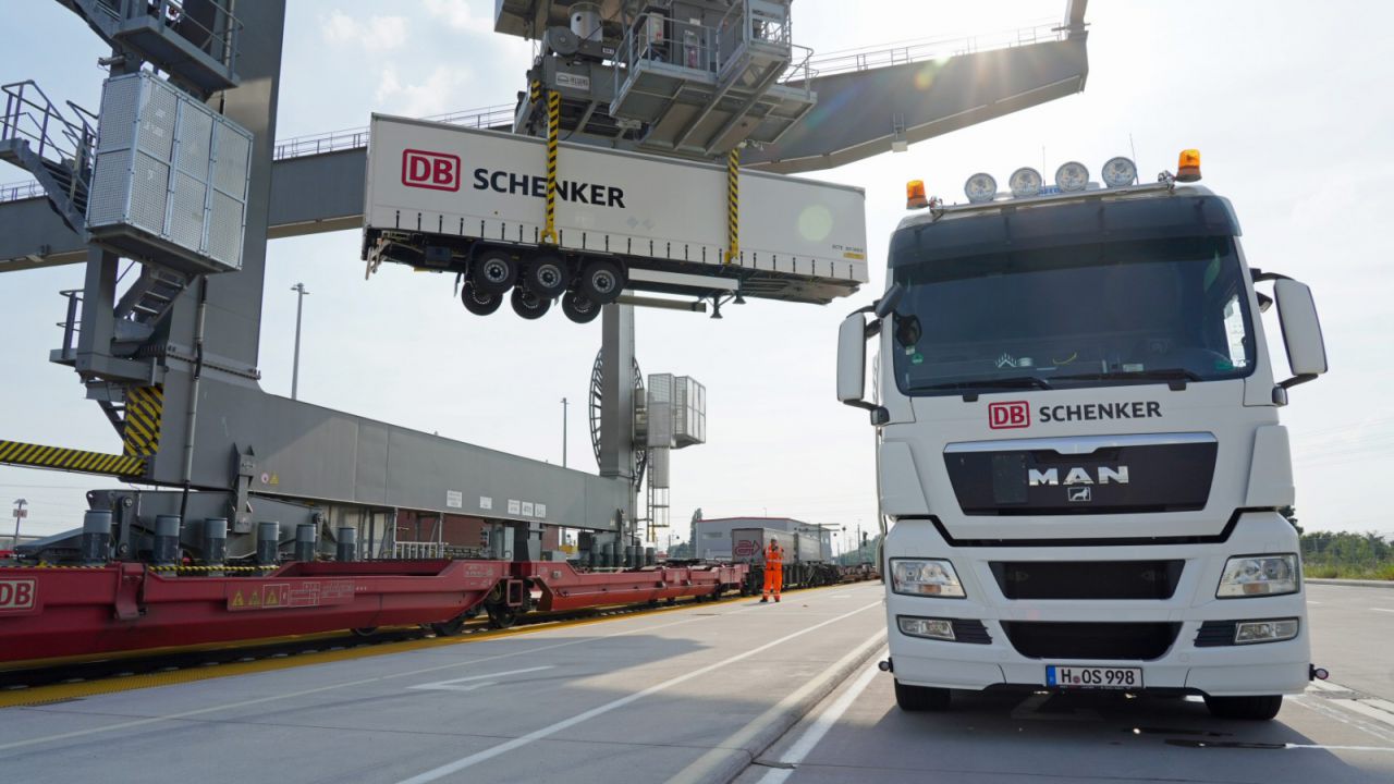 DB Schenker am MegaHub Lehrte