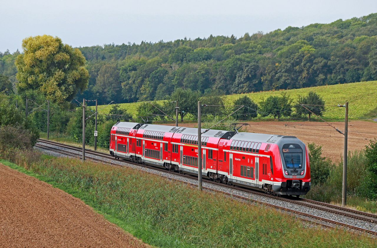 Twindexx (ET 445) der DB Regio bei Seeligenstadt unterwegs von Bamberg nach Würzburg