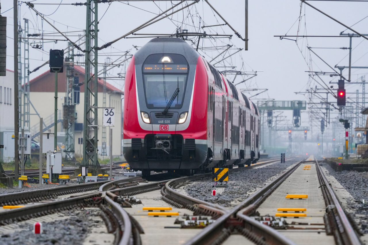 Nach fünf Monaten Generalsanierung: DB nimmt Riedbahn wieder in Betrieb