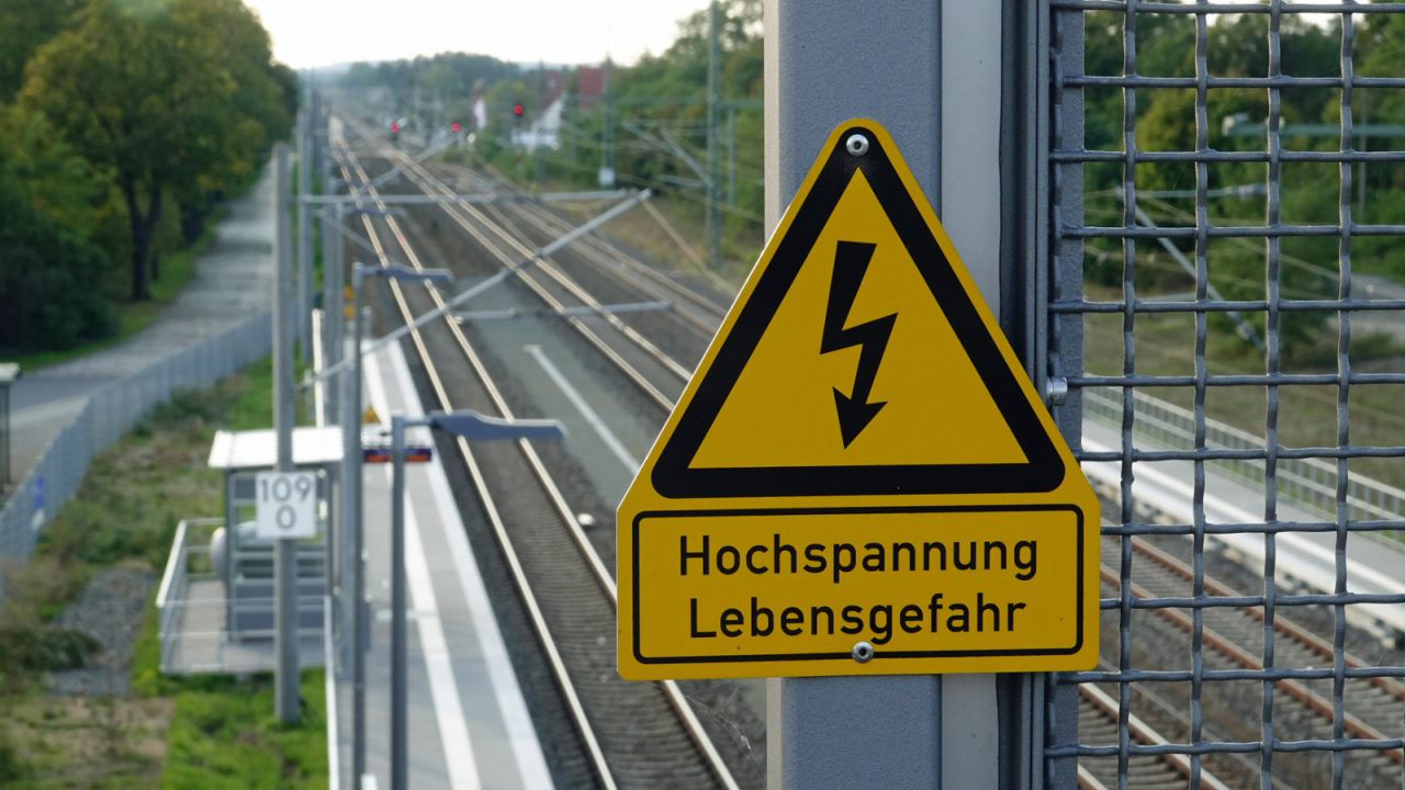 Warnschild bei Lauchhammer