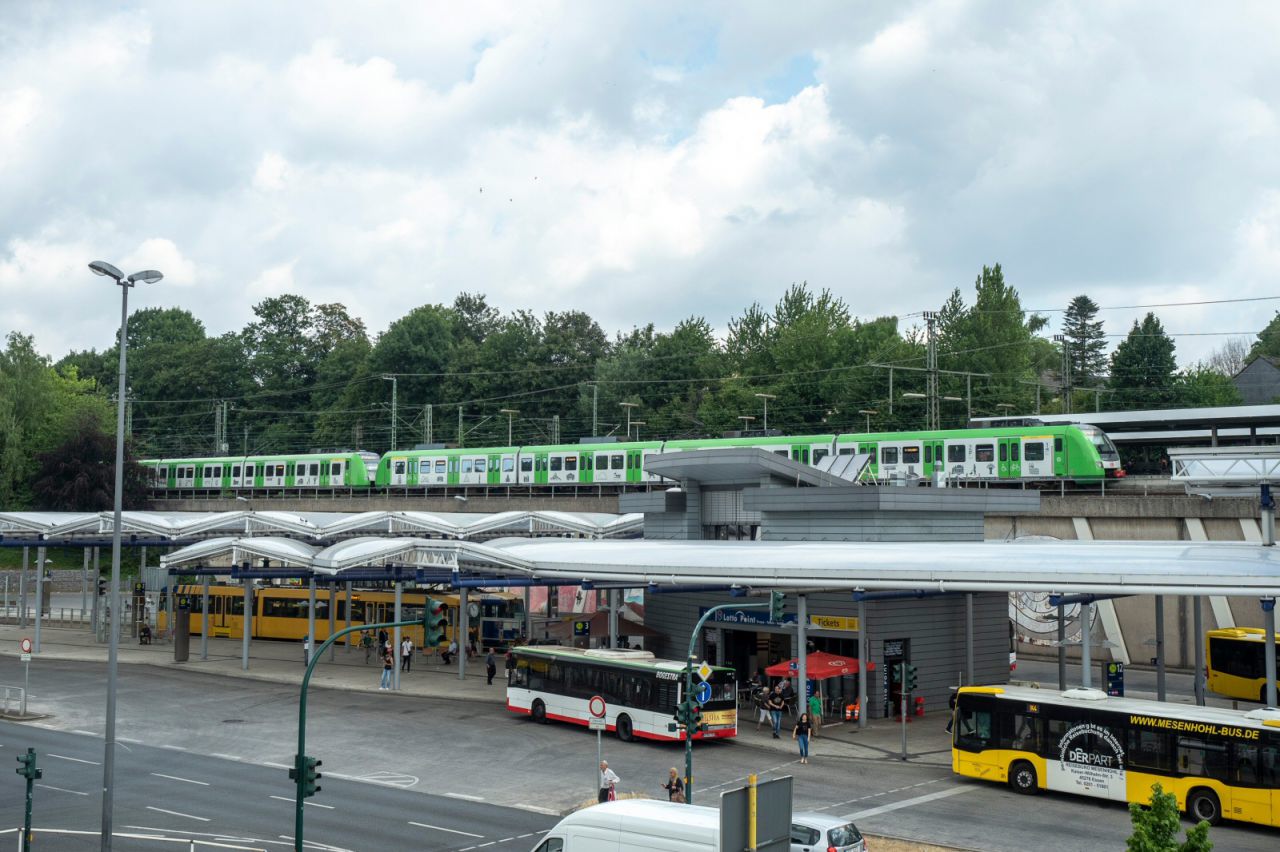 Busse und Bahnen im Verkehrsverbund Rhein-Ruhr