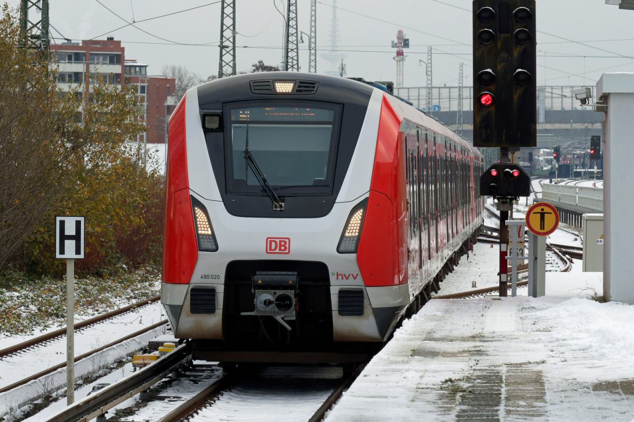 Winterliche Impressionen vom Betrieb der S-Bahn Hamburg